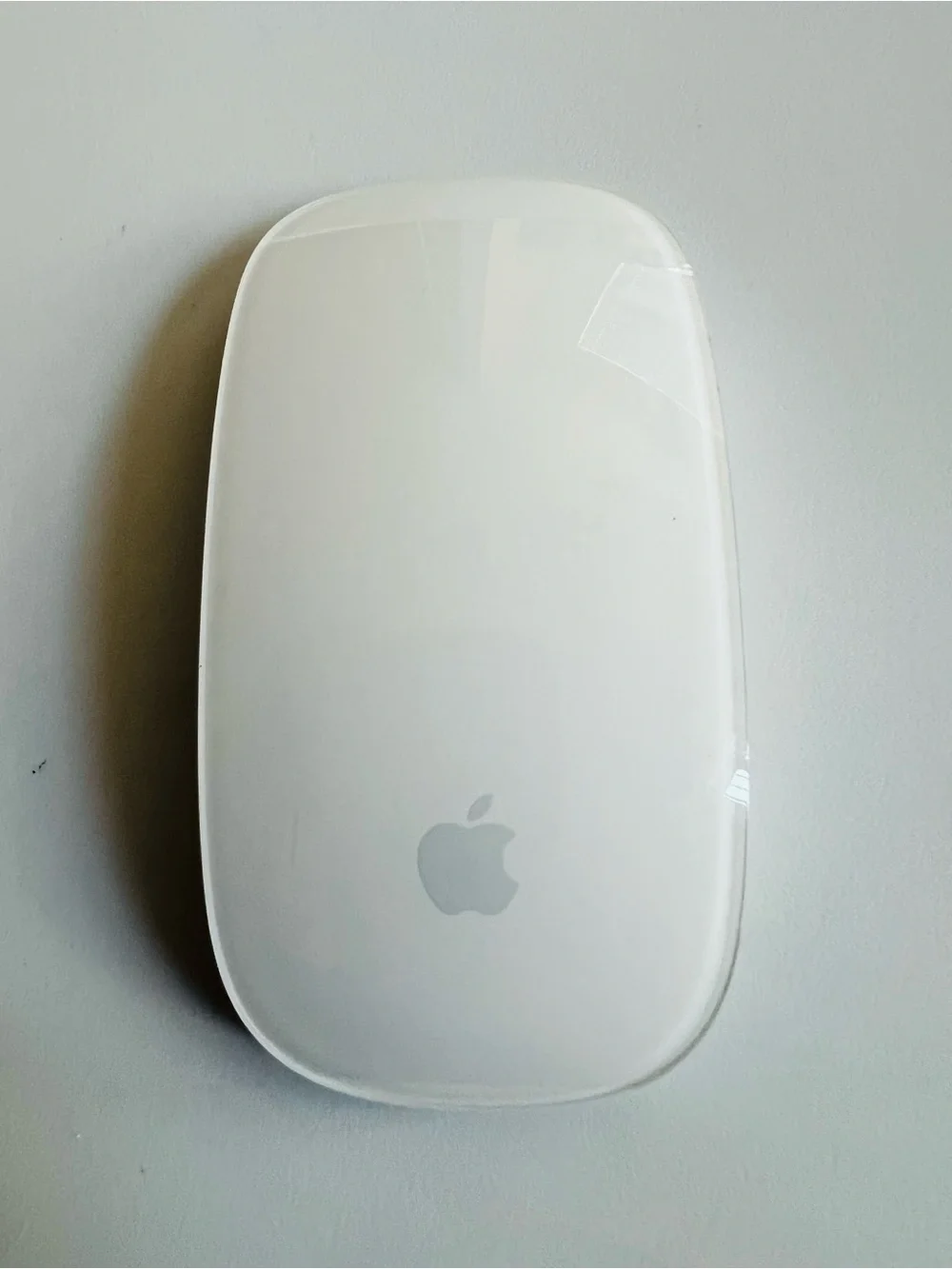 Apple Magic Mouse in White - Wireless Bluetooth Mouse For AA Batteries Tested
